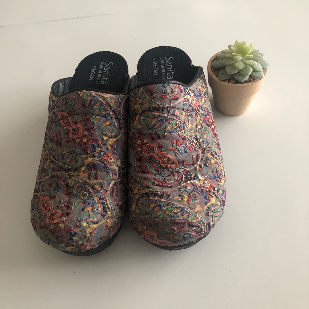 Danita Danish design vegan clogg size 6.5